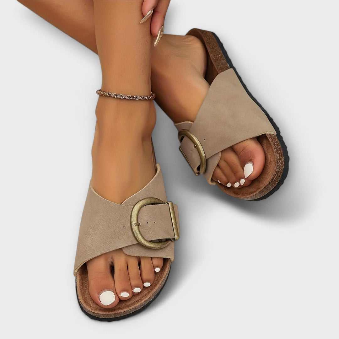 AVERI | BOLD BUCKLE COMFORT SANDALS