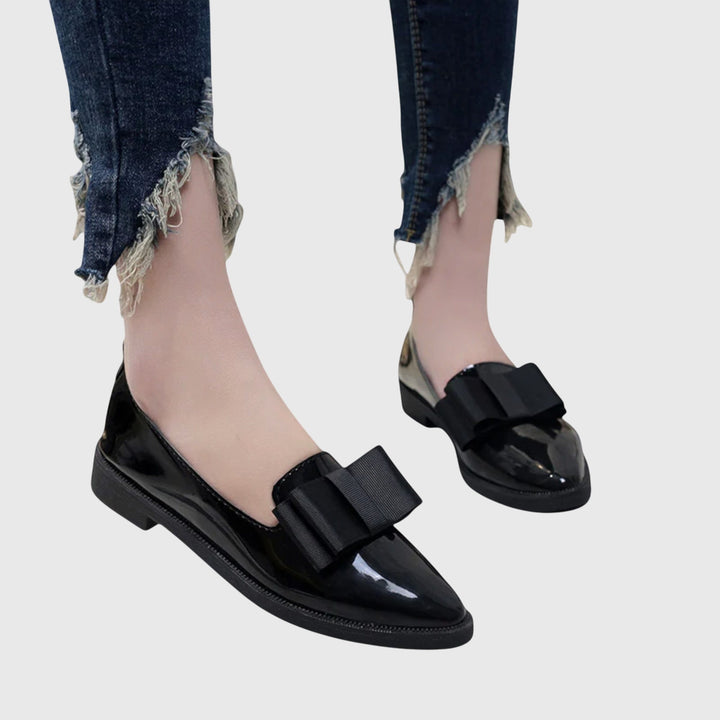 KATTY – BOW ACCENT LOAFERS