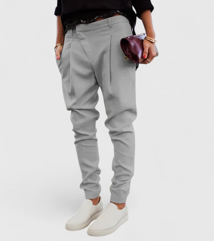 JULIA – RELAXED TAPERED PLEATED PANTS