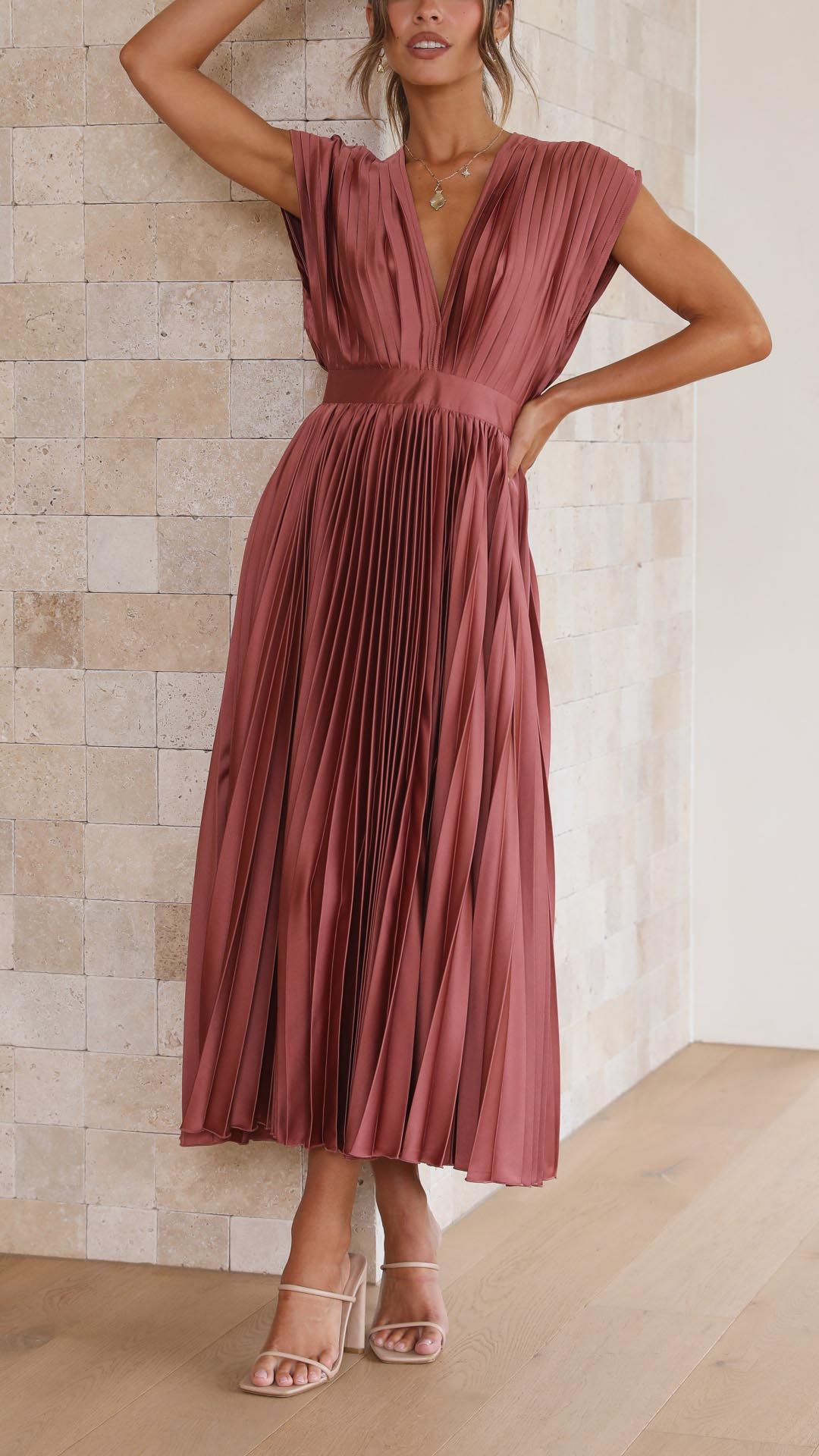 ALIYAH – ELEGANT PLEATED MIDI DRESS