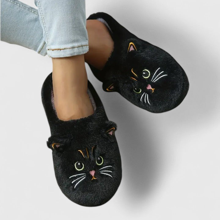 LUCY – COZY CAT FACE SLIPPERS