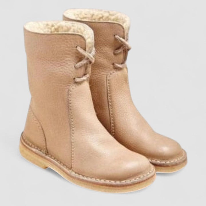 GUINEVERE – COZY LACE-UP BOOTS